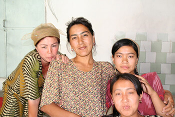 Mary E. Frederickson, Women weavers in the New Global South, Margilan, Uzbekistan, 2006.