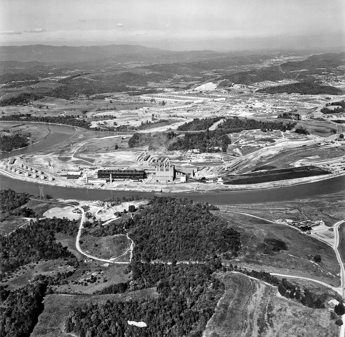 K-25 aerial photo, Oak Ridge, TN, ca. 1945. Photo by Ed Westcott. Courtesy of Wikimedia Commons. Image is in public domain.