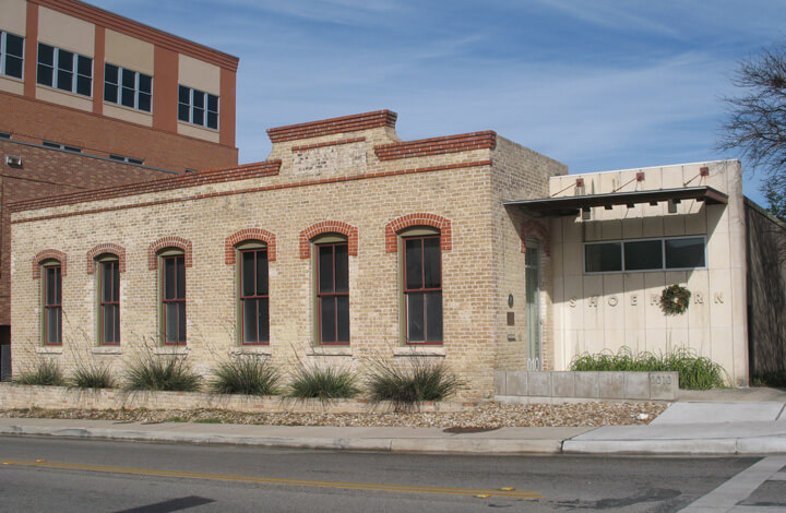 The Historic Arnold Bakery Building, 1010 E. 11th Street Austin, Texas, 2009. From Wikimedia Commons.