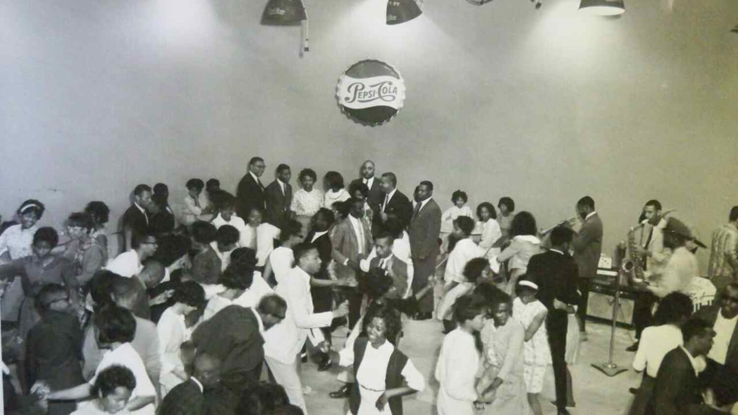 Image of Dancing The Twist, United States, c.1961 (b/w photo)