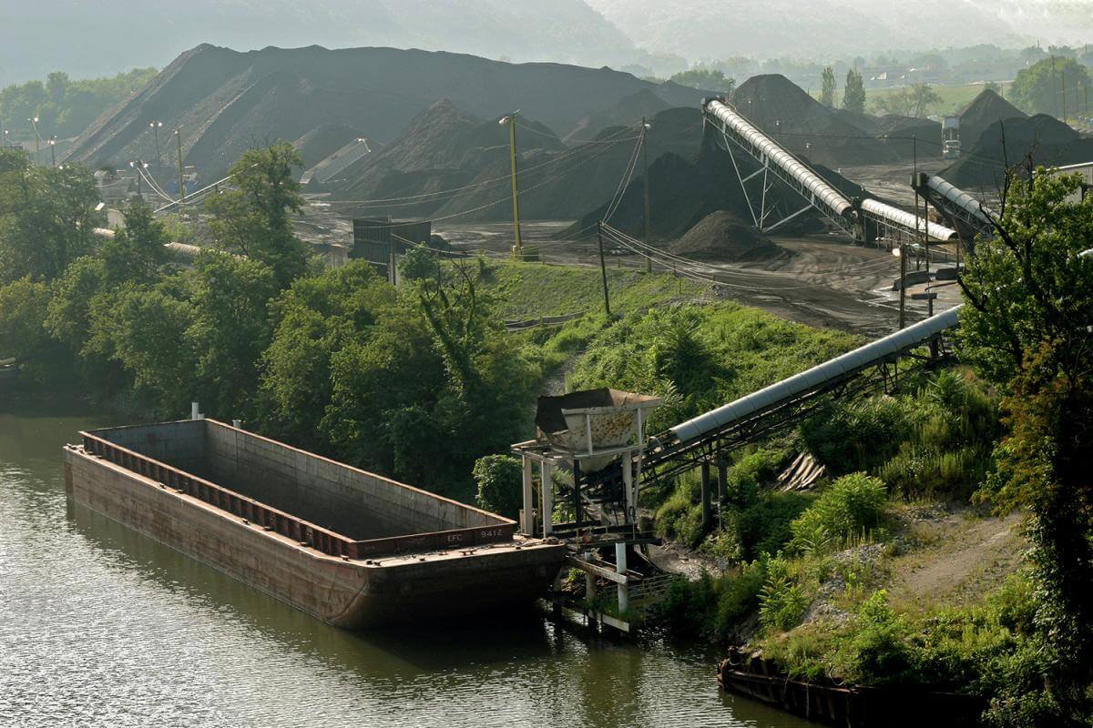 Kanawha River Coal Load Out Facility. Montgomery, WV, 2005.