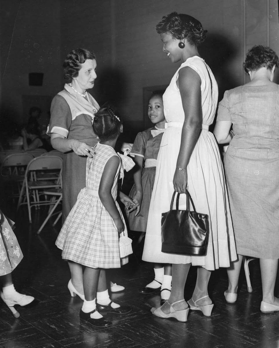 Registration day at Glenn Elementary School, Nashville, TN, August 1957. © Nashville Public Library.​​