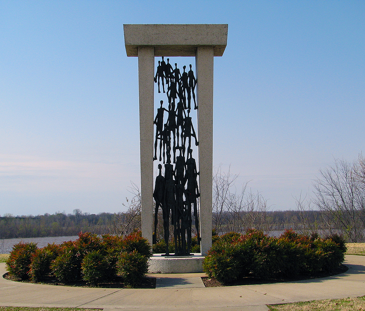 Memorial to victims of Yellow Fever epidemic at Martyrs Park, Memphis, Tennessee, March 27, 2010. Photograph by Flickr user Karen P. Creative Commons license CC BY-NC-ND 2.0.