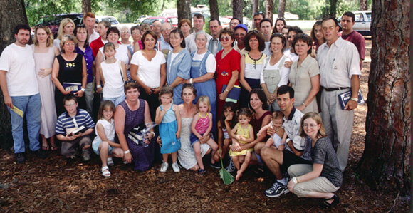 Laurie Sommers, Members of the Lee Family pose at Stephen Foster Folk Culture Center State Park, White Springs, Florida, after the Silas Lee Memorial Sing at the 2000 Florida Folk Festival. 