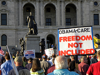 Tea Party tax day protest, St. Paul, Minnesota, April 15, 2010. Photograph by Fibonacci Blue. Courtesy of Fibonacci Blue.