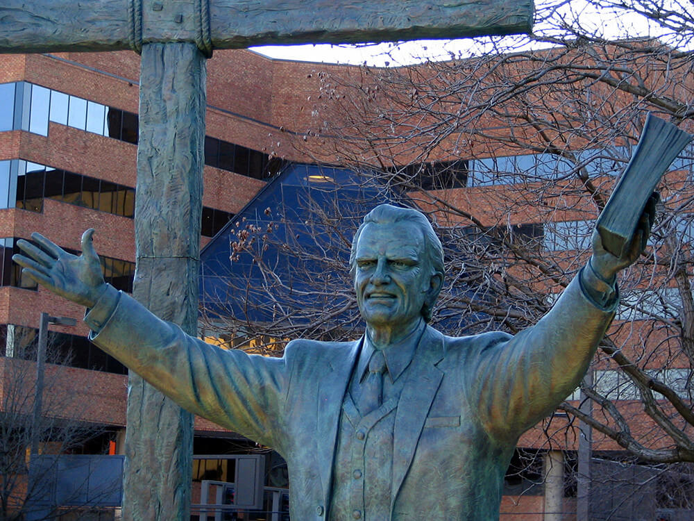 Billy Graham statue, Nashville, Tennessee, January 26, 2007. Photograph by Flickr user Brent Moore. Creative Commons license CC BY-NC 2.0.
