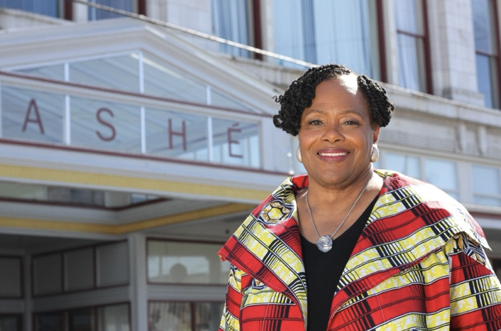 Portrait photo of Carol Bebelle.